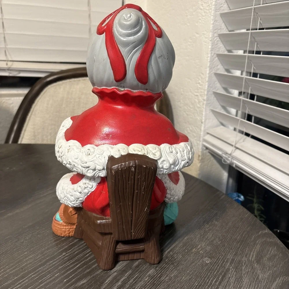 Vintage Santa Mrs. Claus Knitting 13